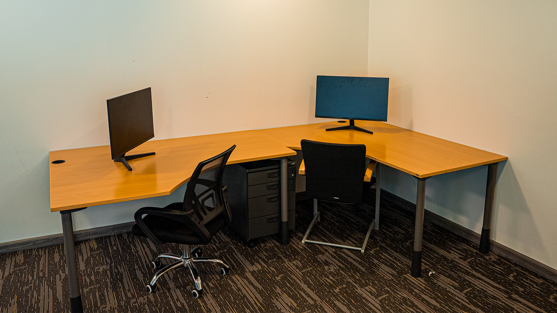 Flexi desk area